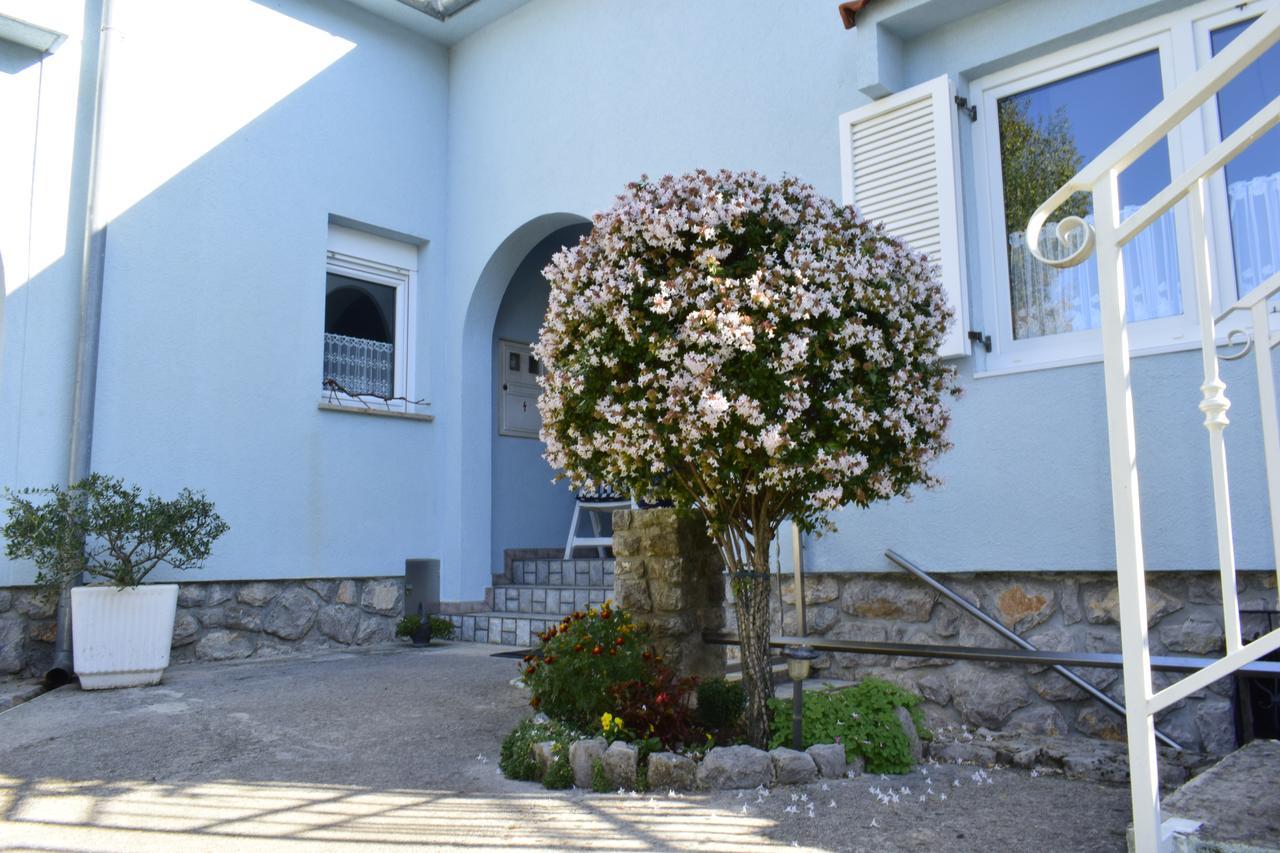 Apartment Blumen Oase Malinska Exterior foto