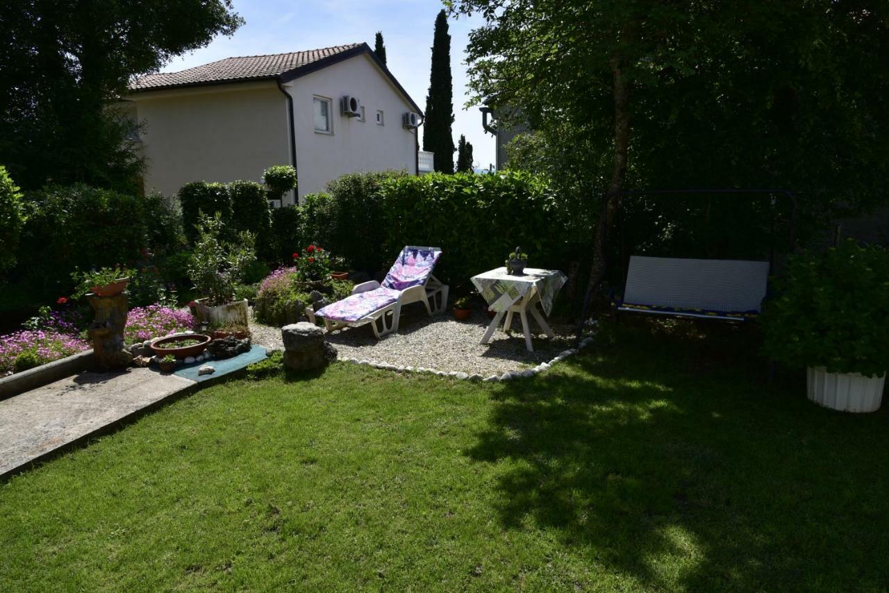 Apartment Blumen Oase Malinska Exterior foto