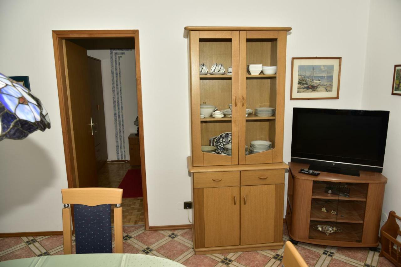 Apartment Blumen Oase Malinska Exterior foto
