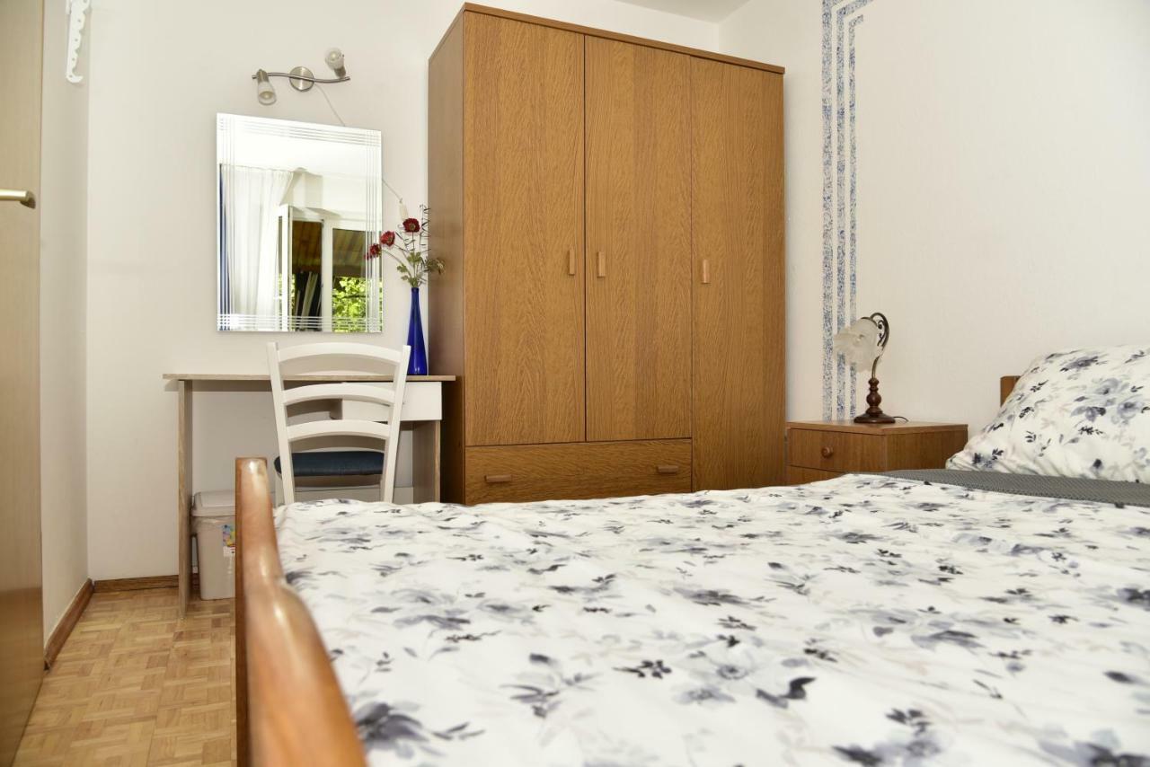 Apartment Blumen Oase Malinska Exterior foto