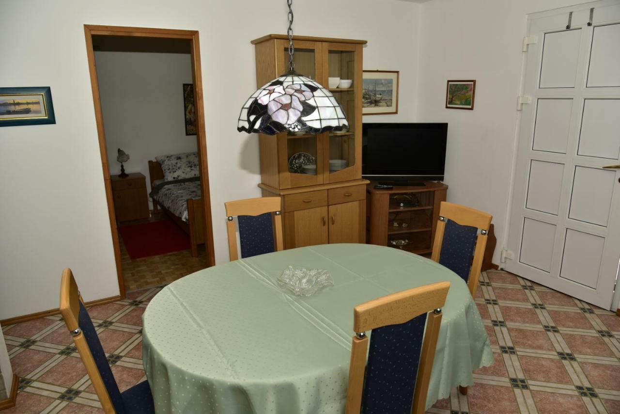 Apartment Blumen Oase Malinska Exterior foto