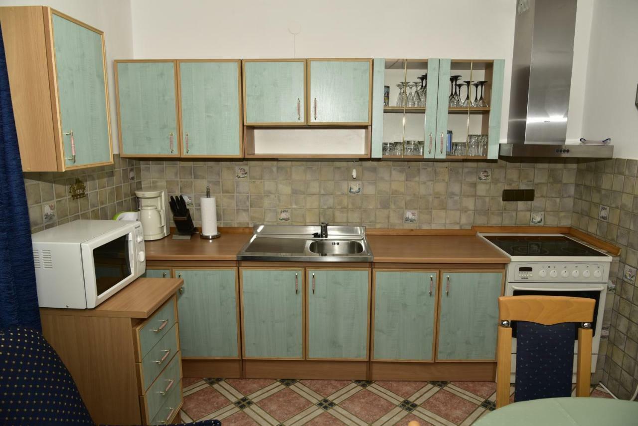 Apartment Blumen Oase Malinska Exterior foto