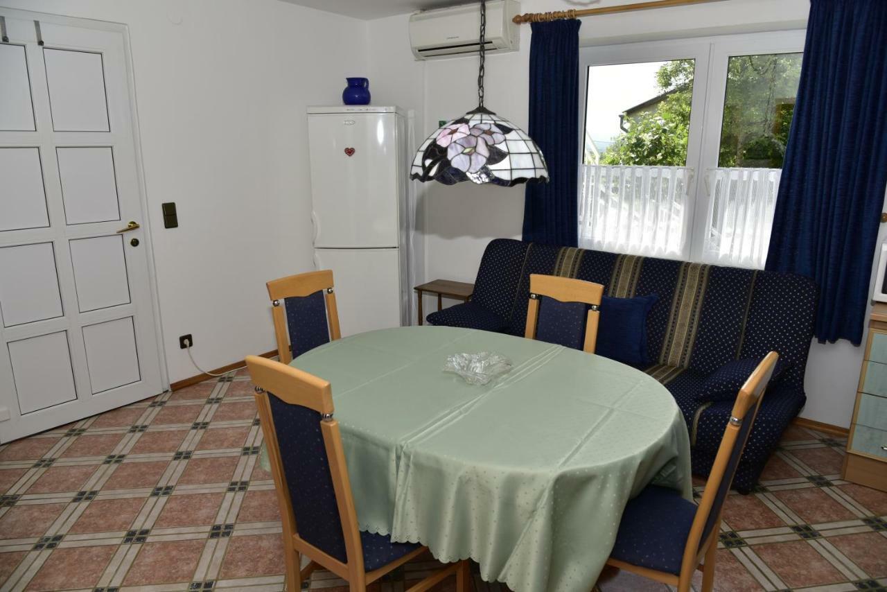 Apartment Blumen Oase Malinska Exterior foto