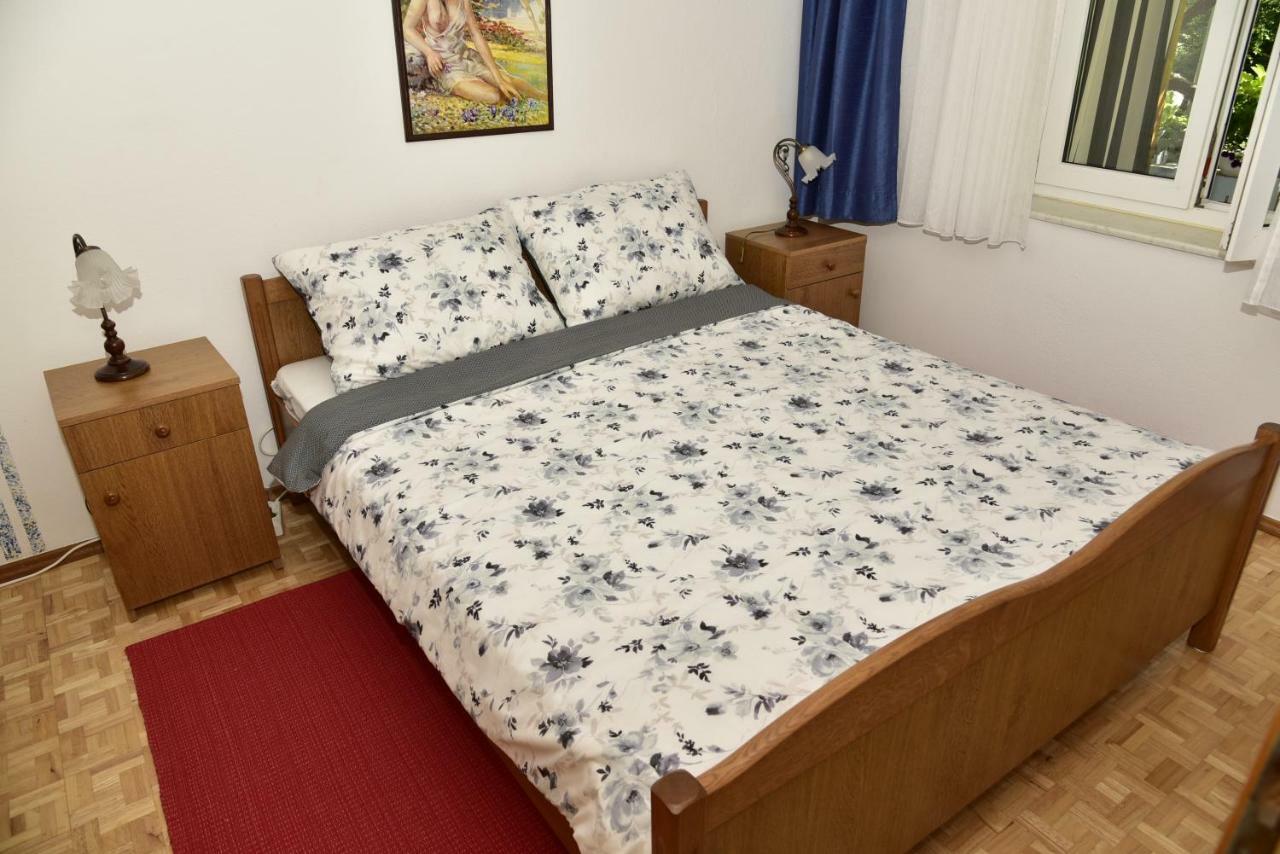 Apartment Blumen Oase Malinska Exterior foto