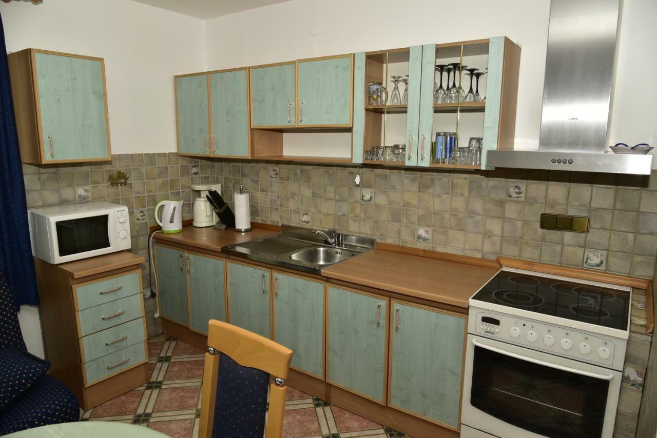 Apartment Blumen Oase Malinska Exterior foto